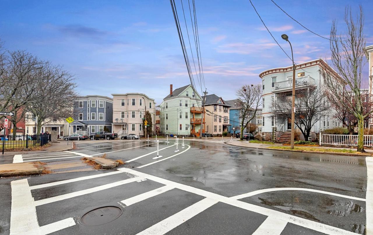 Bright & Spacious 2Br Apartment, Mins From Downtown Boston, Parking מראה חיצוני תמונה