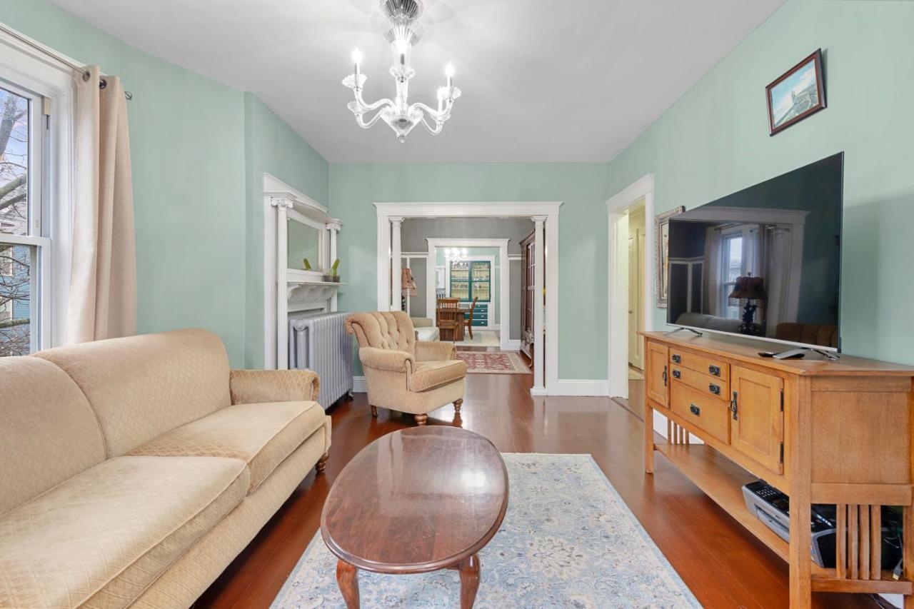 Bright & Spacious 2Br Apartment, Mins From Downtown Boston, Parking מראה חיצוני תמונה